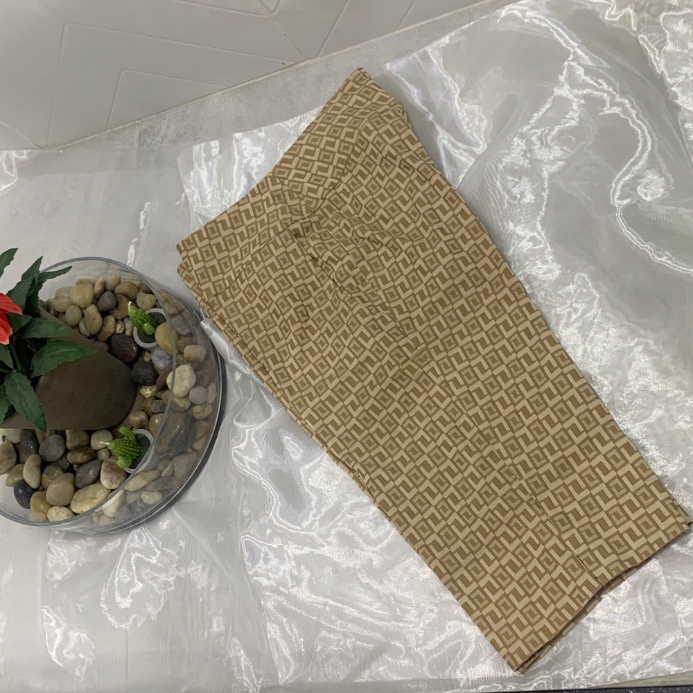 🇨🇦Lisette L Sport Montreal Geometric Patterned Tan Bermudas Pants
